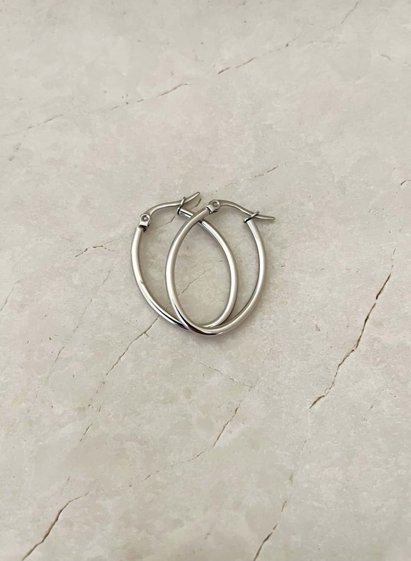 Clé de Lune Minimalist Oval Hoop Earrings- Silver - Image 2