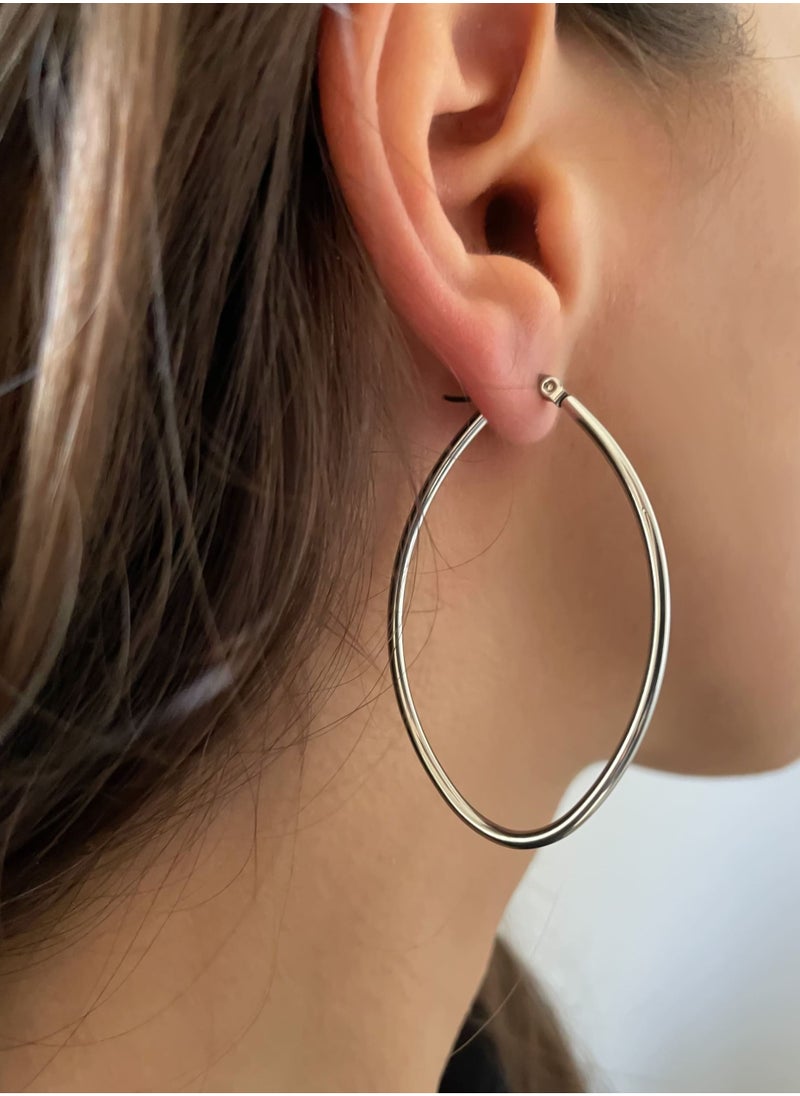 Clé de Lune Minimalist Oval Hoop Earrings- Silver  - Image 4
