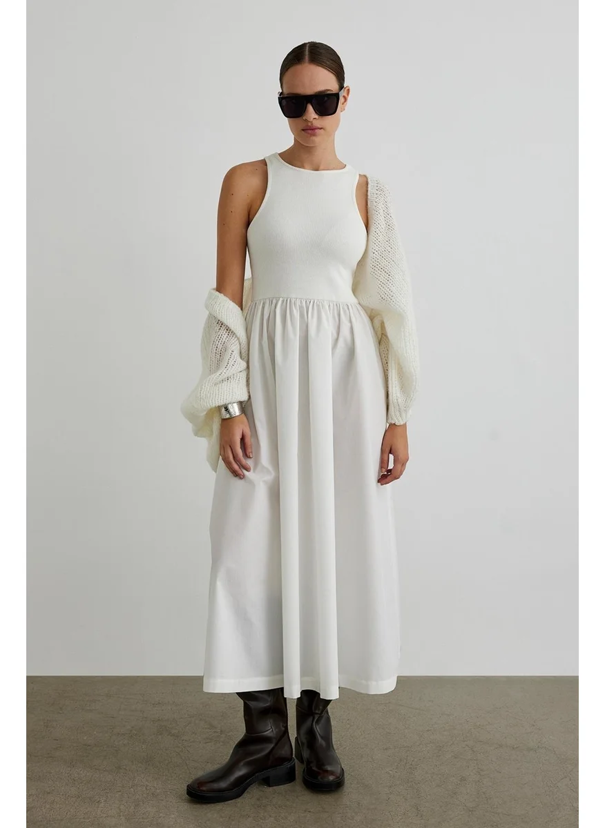 سود كوليكشن Ecru Holy Maxi Dress