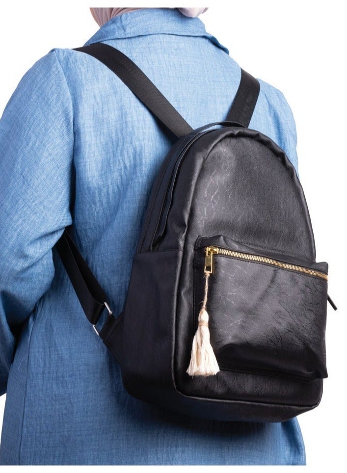 ايه ار سابلاي Ar Roots من Arij Bags | شنطة ظهر للاستخدام اليومي والجامعة، مناسبة للتابلت والأغراض اليومية، حجم متوسط، جيب رئيسي، جيب يحمي التابلت، جيب أمامي، جيوب داخلية متعددة  (أسود) - Image 5