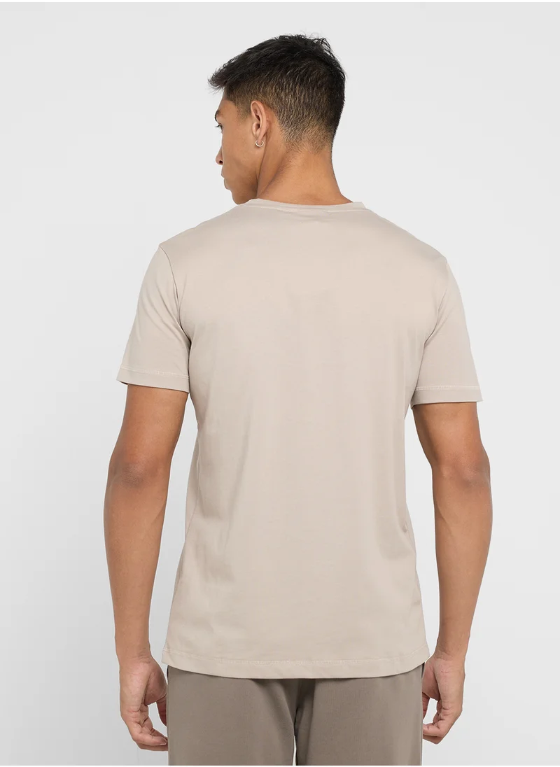 كالفن كلاين جينز Logo Print Crew Neck T-Shirt