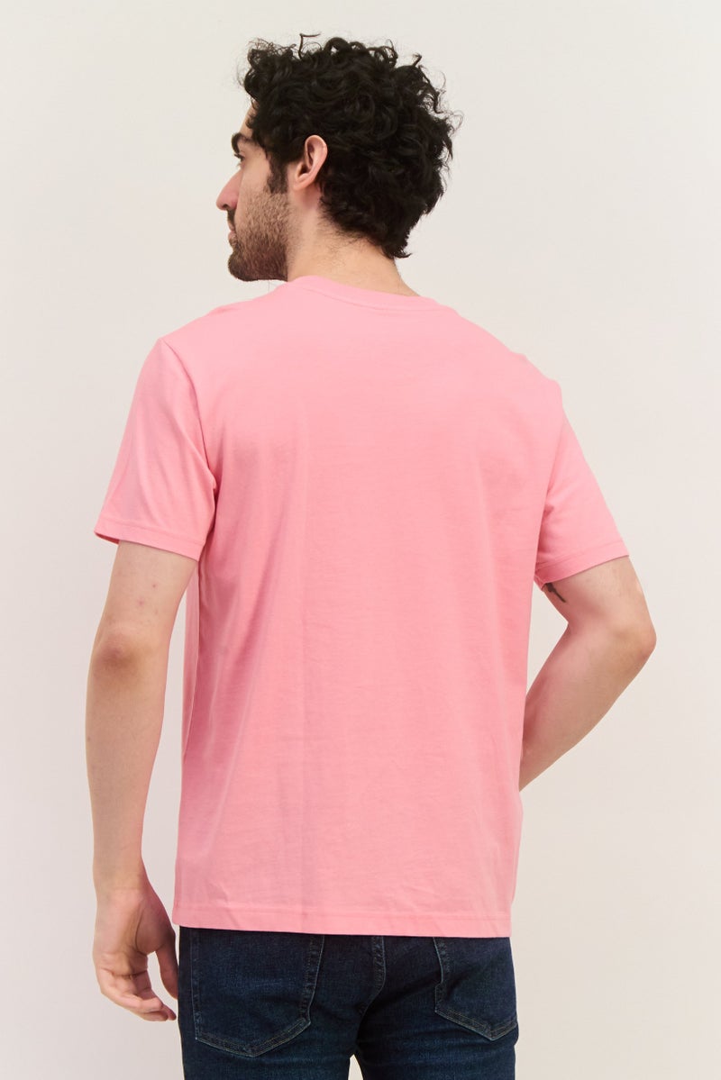 GAP تي شيرت رجالي بأكمام قصيرة و ياقة دائرية، وردي - Image 2