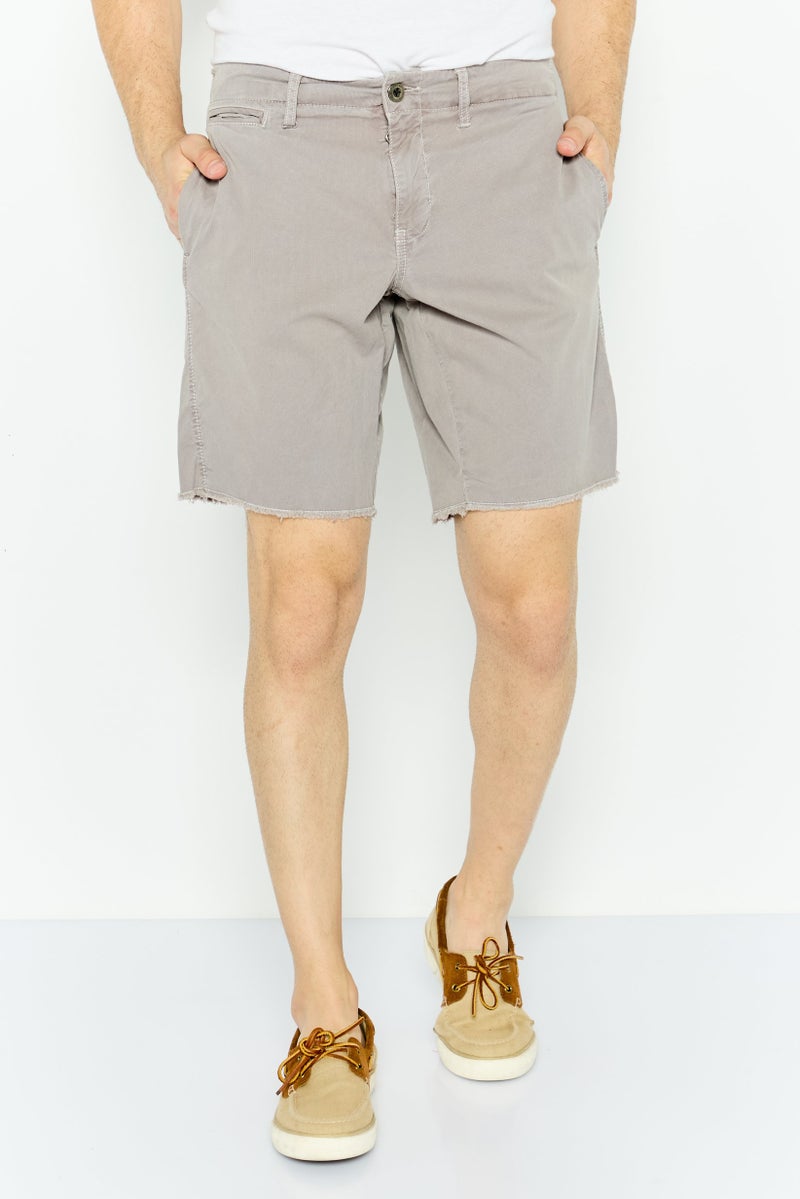 Paperbacks شورتات تشينو بسيطة للرجال، رمادي فاتح - Image 1