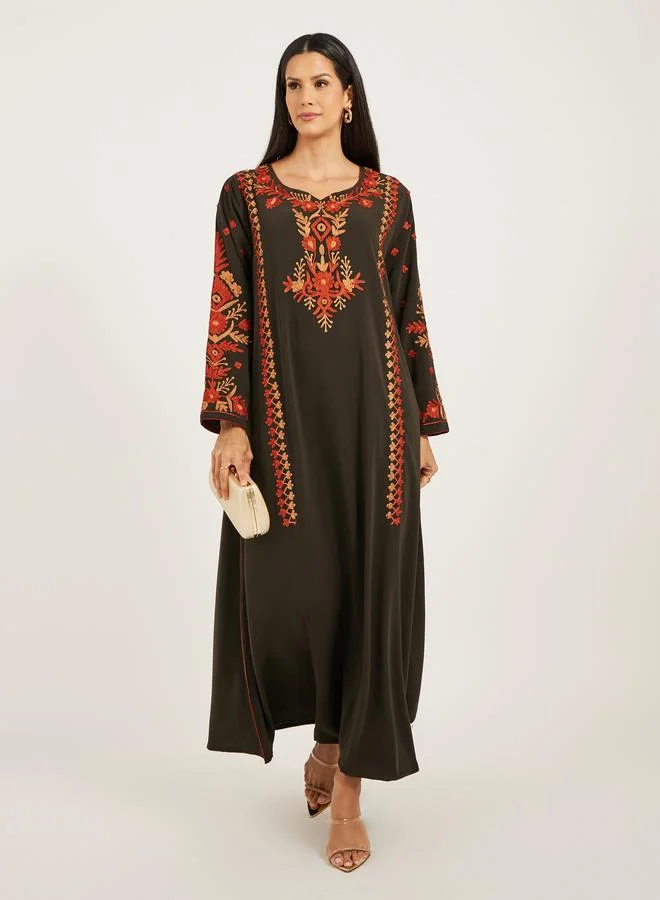 تايك تو كفتان مطرز بياقة مشقوقة من ستايلي