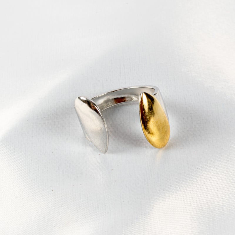 ذا بلاك بيرل اكسسوريز خاتم أستانليس ستيل فري سايز ذهبي × فضي - Image 3