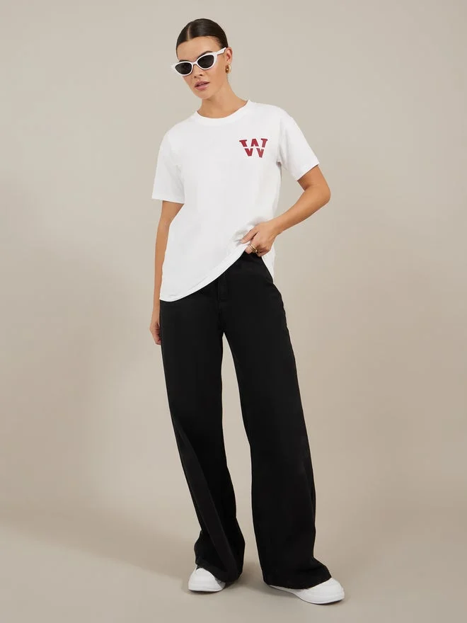 ستايلي تيشيرت فضفاض بأكمام قصيرة وطبعة جرافيك