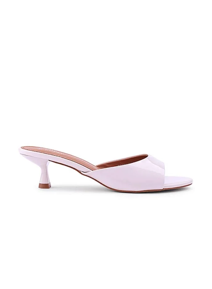Casual flat slippers perfect for relaxed days.