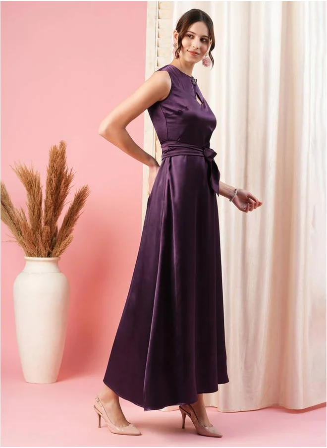 ميش Round Overlap Neck Maxi Dress with Cut-Out Detail