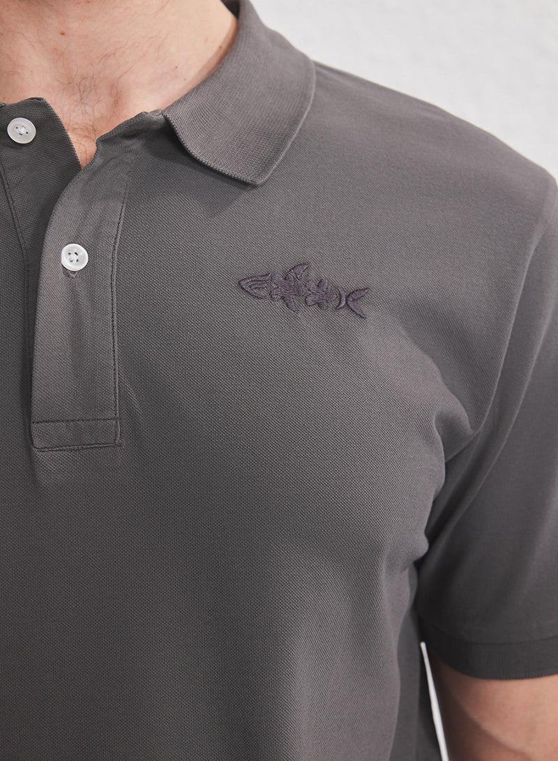 trendyol Smoked Regular Embroidered Polo Neck T-Shirt - Image 3