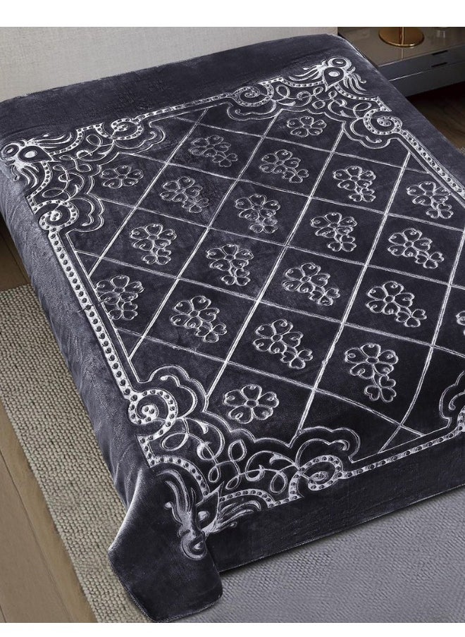 SMART HOME Luxury Double Winter Blanket - Soft, Silky Textured, 2-Ply Double Bed Blanket - Weight 4 kg - Size 200 x 230 cm - Heavy Blanket, Plaid Blanket, Thick 2-Ply Winter Blanket - Ideal for Sleeping and Winter Furnishings  - Image 4