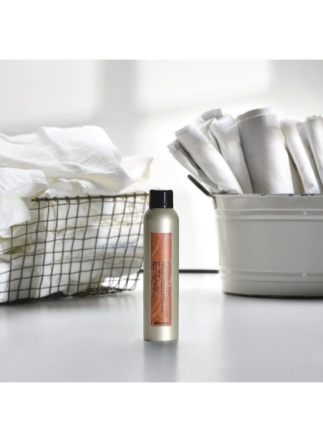 Davines - This Is An Invisible Dry Shampoo, Residue-Free Cleansing And Volumizing Formula, Absorbs Oil With A Soft And Natural Finish, Vanilla And Grapefruit Scented, 8.45 Fl. Oz. - Image 1