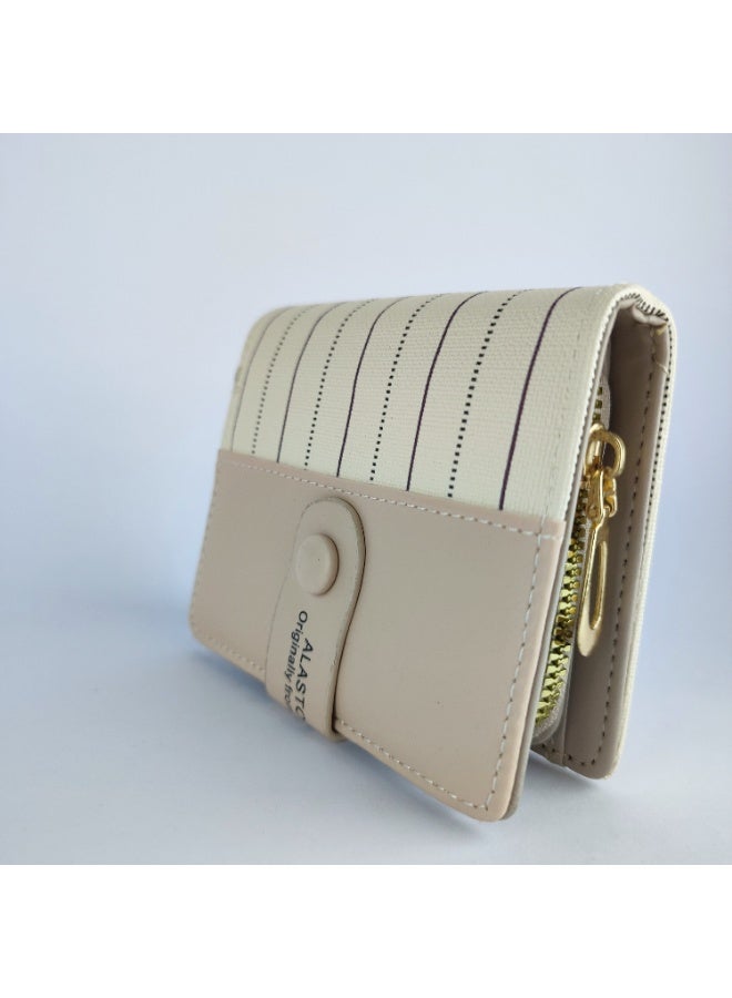 High-Quality Women’s Leather Wallet – Spacious and Smartly Divided - Image 3