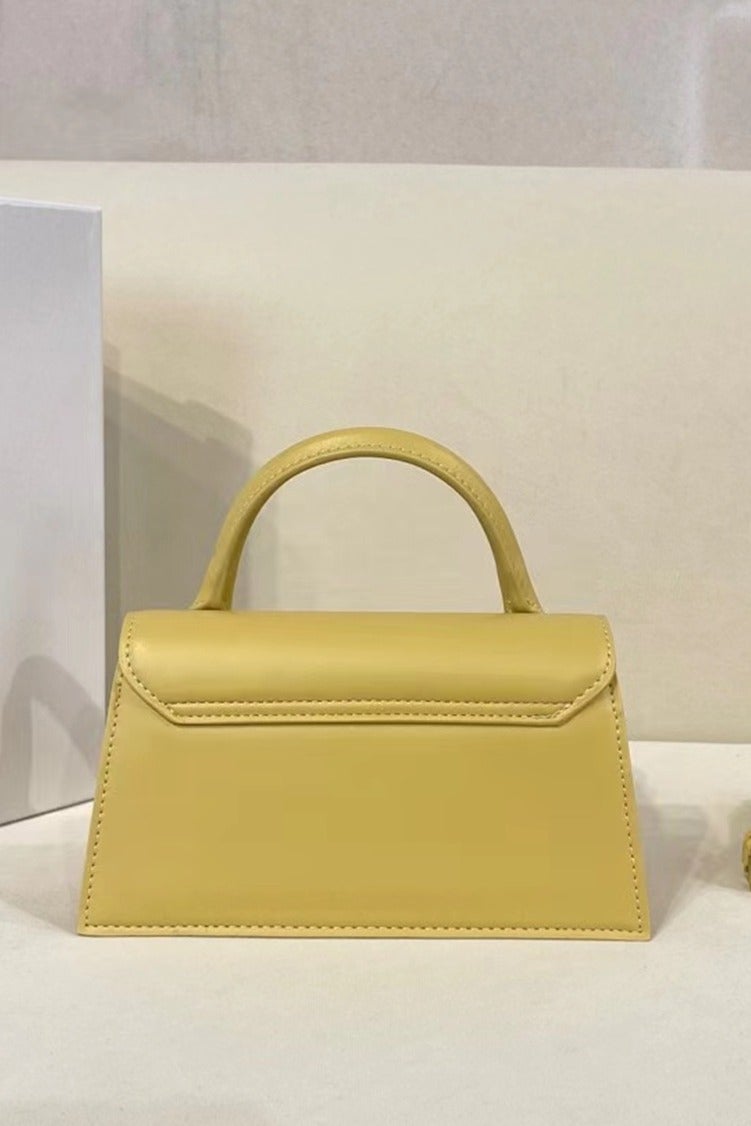 Jacquemus  حقيبة يد طويلة من Le Chiquito حقيبة يد طويلة من الجلد مع حزام كروس بودي - Image 2