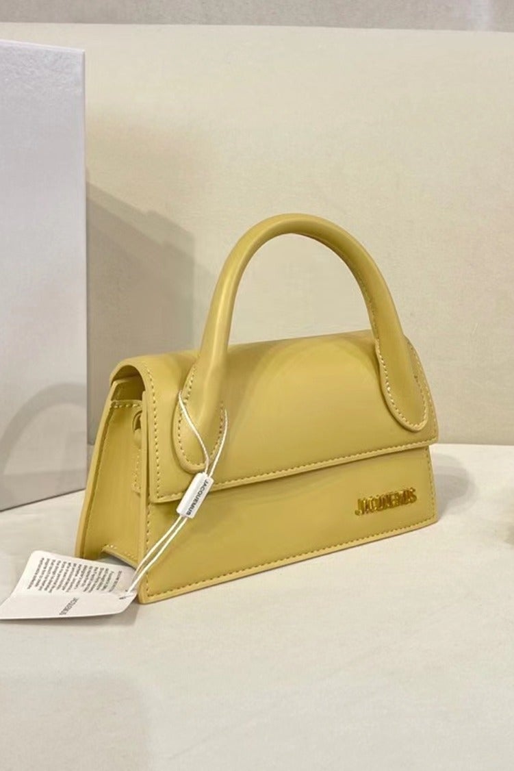 Jacquemus  حقيبة يد طويلة من Le Chiquito حقيبة يد طويلة من الجلد مع حزام كروس بودي - Image 3