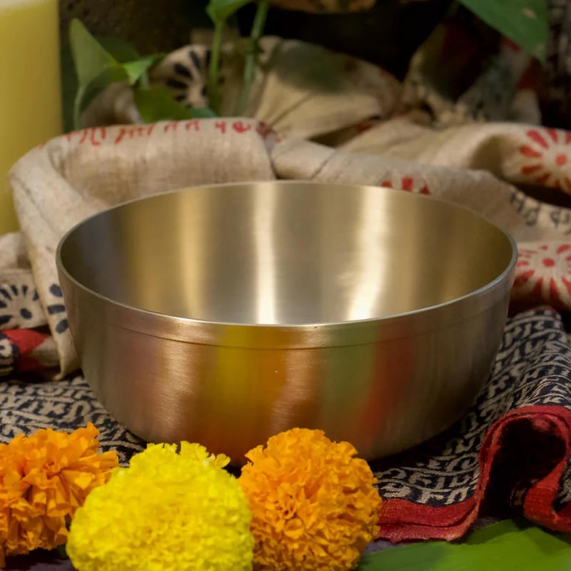 AMBI Pure Kansa Elegant Large Serving Bowl 9 inches 2L 1KG Traditional Indian Bowl for Serving Pooja Durable and Elegant Bronze Tableware - Image 1