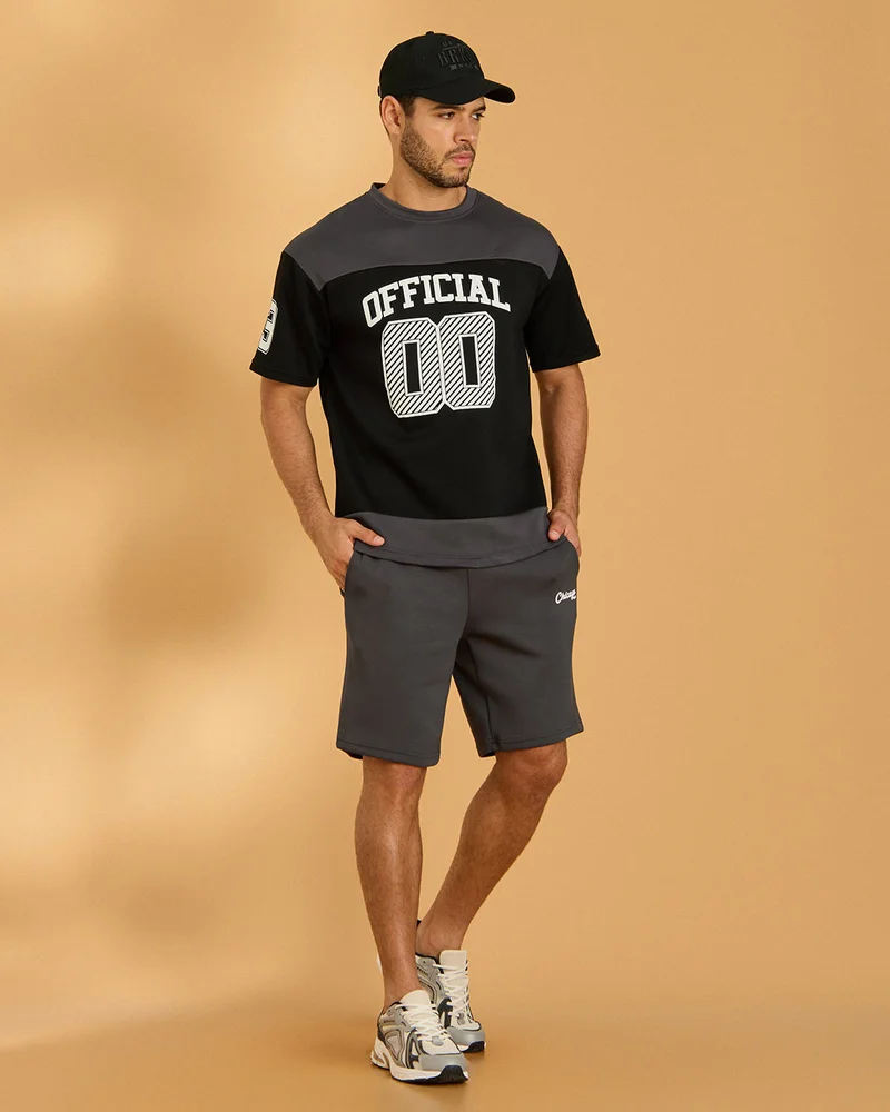 ردتاغ Men Charcoal Embellished Shorts