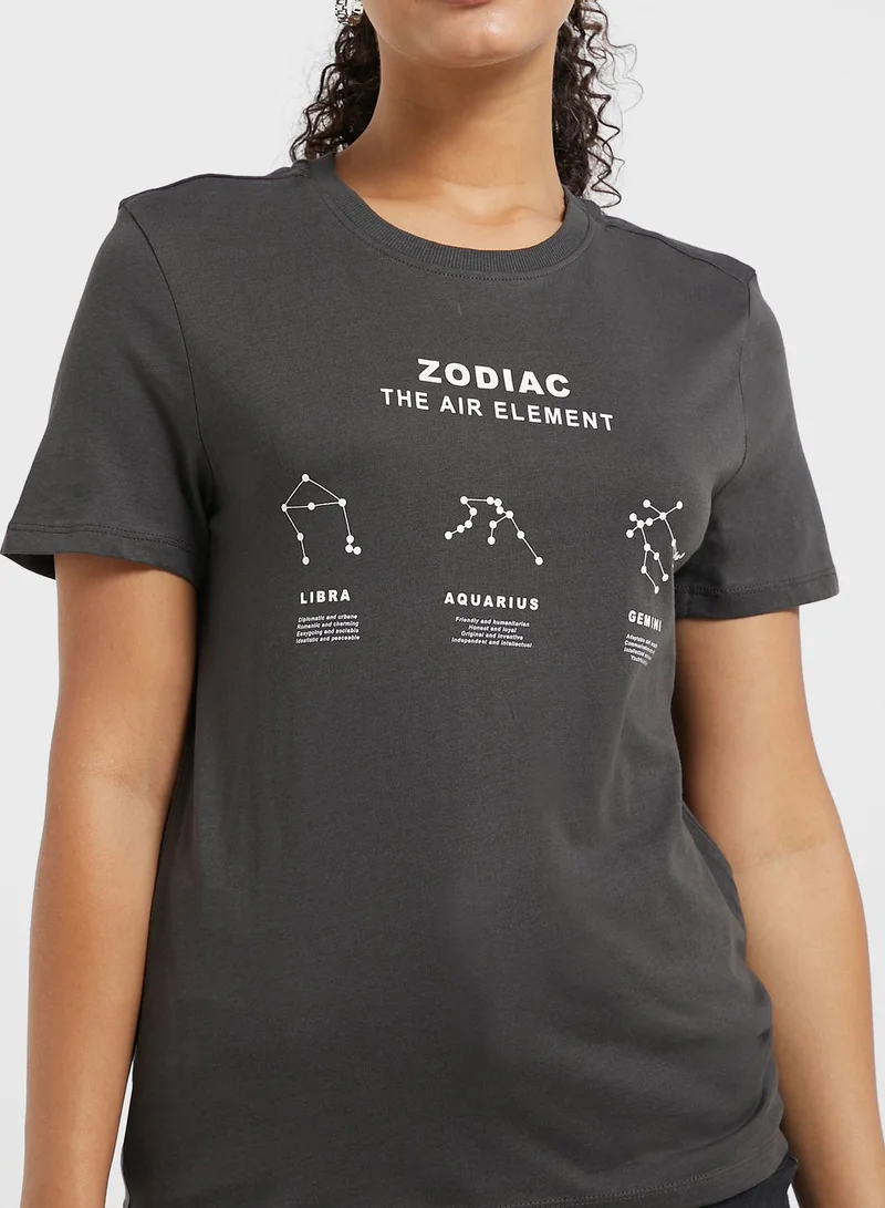 ONLY Crew Neck Graphic Detail T-Shirt