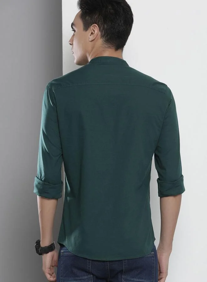ذا انديان كراج كو Men Regular Fit Solid Mandarin Collar Casual Shirt