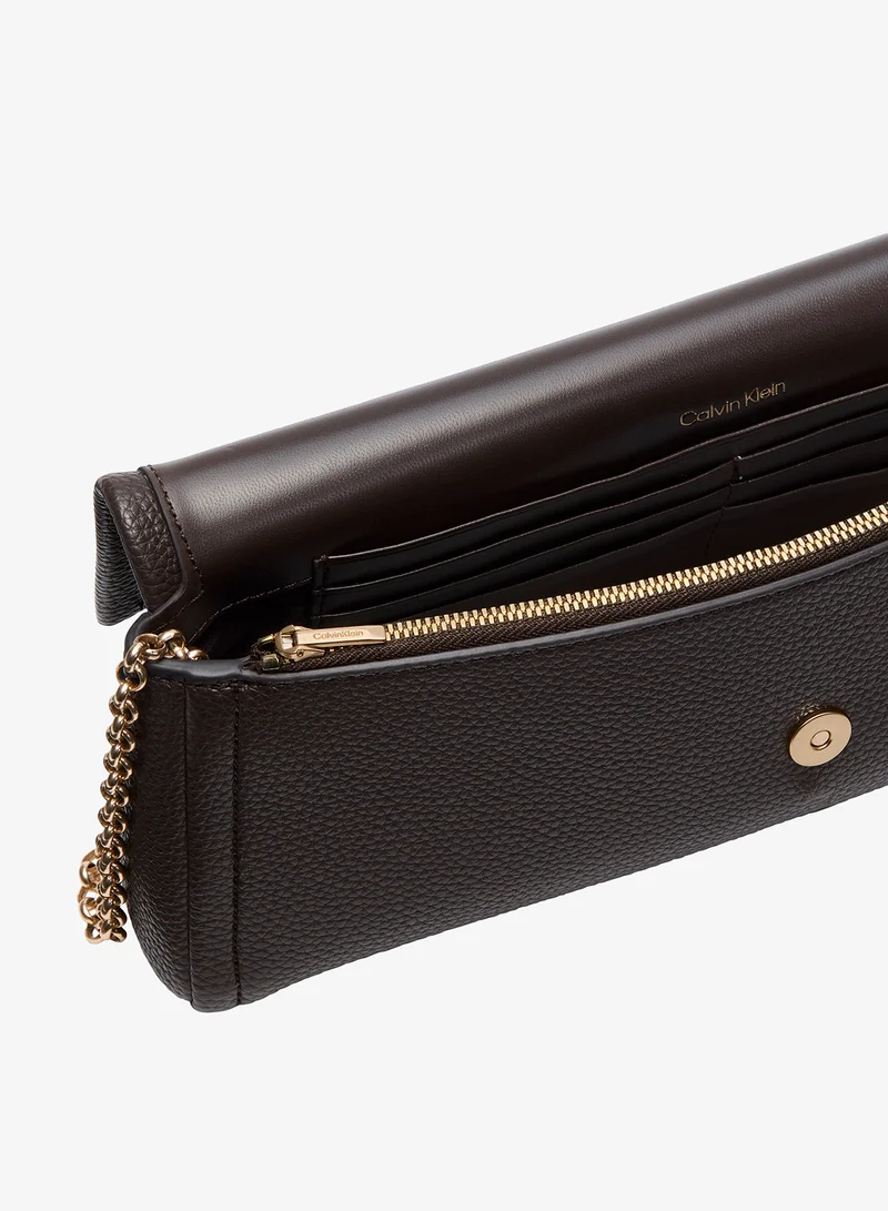 Calvin Klein Delicioso Emblem Pebble Grain Chain Strap Clutch for Women | Best Price UAE