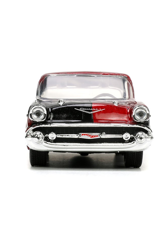 JADA Harley Quinn 1957 Chevy Bel Air 1:32 - Image 3