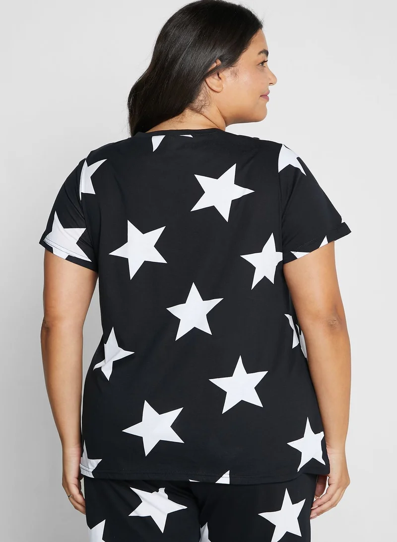 افينيو بلوزة مطبوعة بياقة على شكل حرف