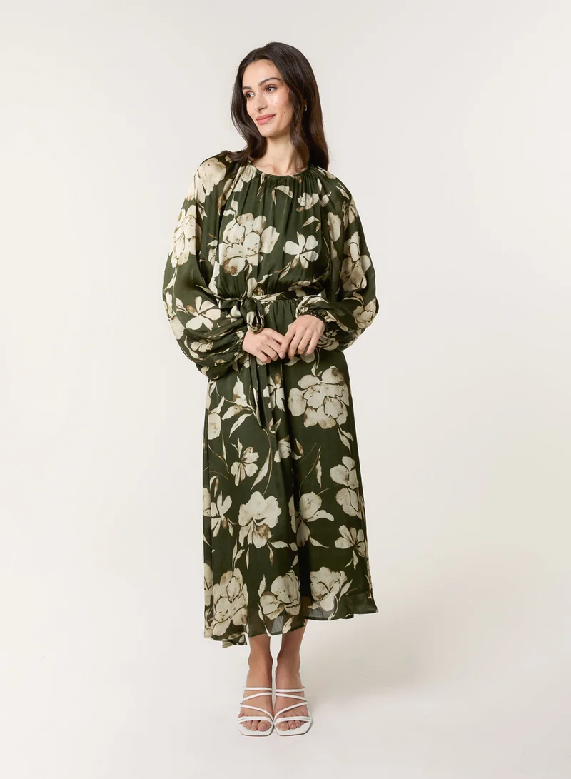 بلو فانيلا فستان ميدي بخصر مطاطي من الساتان