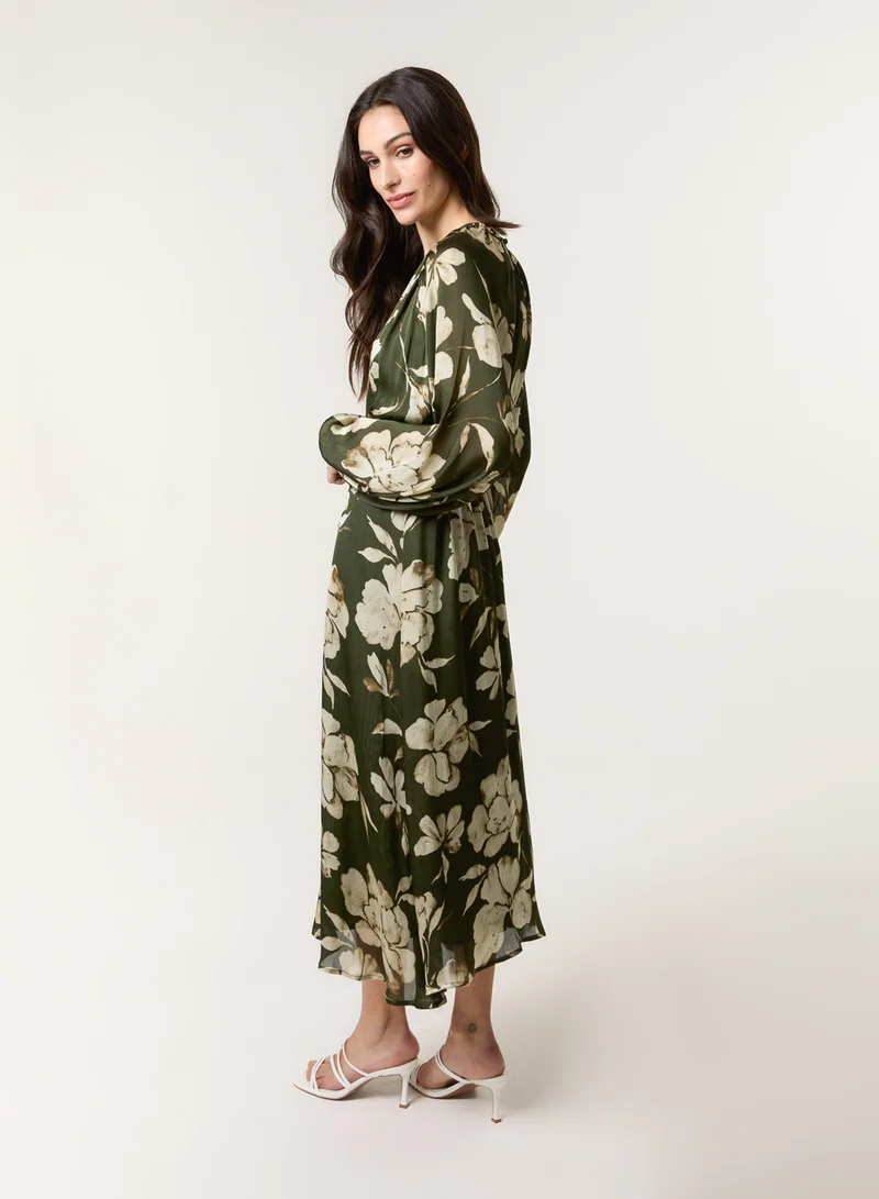 بلو فانيلا فستان ميدي بخصر مطاطي من الساتان