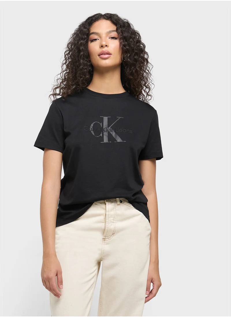كالفن كلاين جينز Graphic Crew Neck T-Shirt