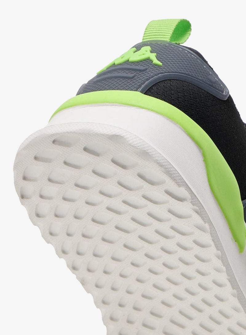 كابا حذاء رياضي للأولاد بتفاصيل شعار وإغلاق بشريط لاصق - Image 5