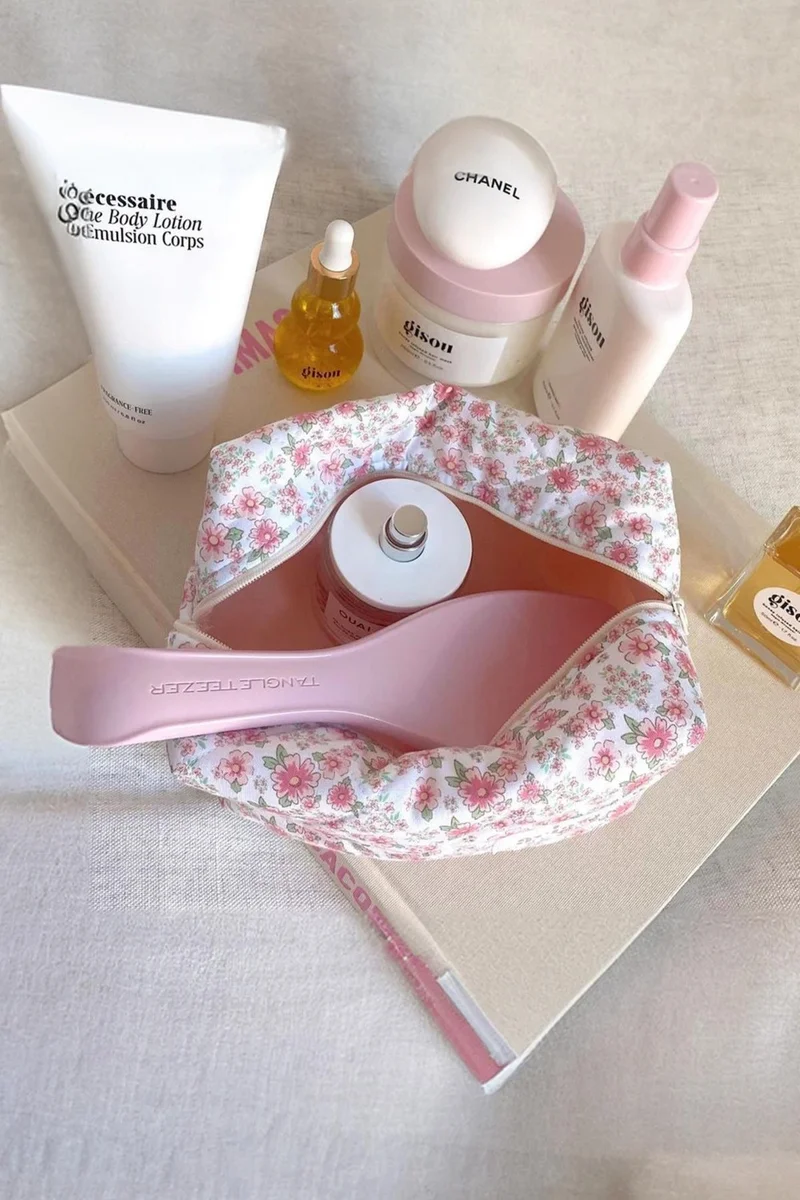 باهلس Pinterest Viral Pattern Crispy Flower Super Size Makeup Bag