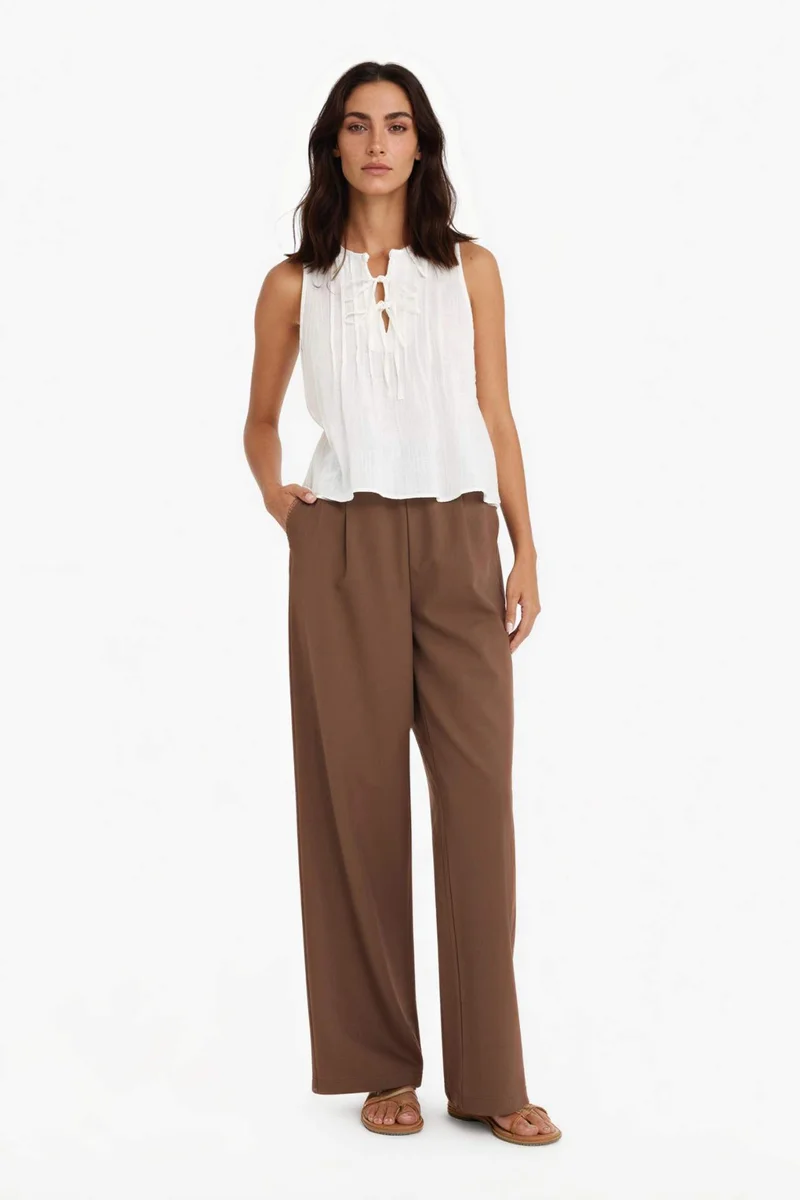 ديفاكتو Regular Fit Crew Neck Sleeveless Blouse