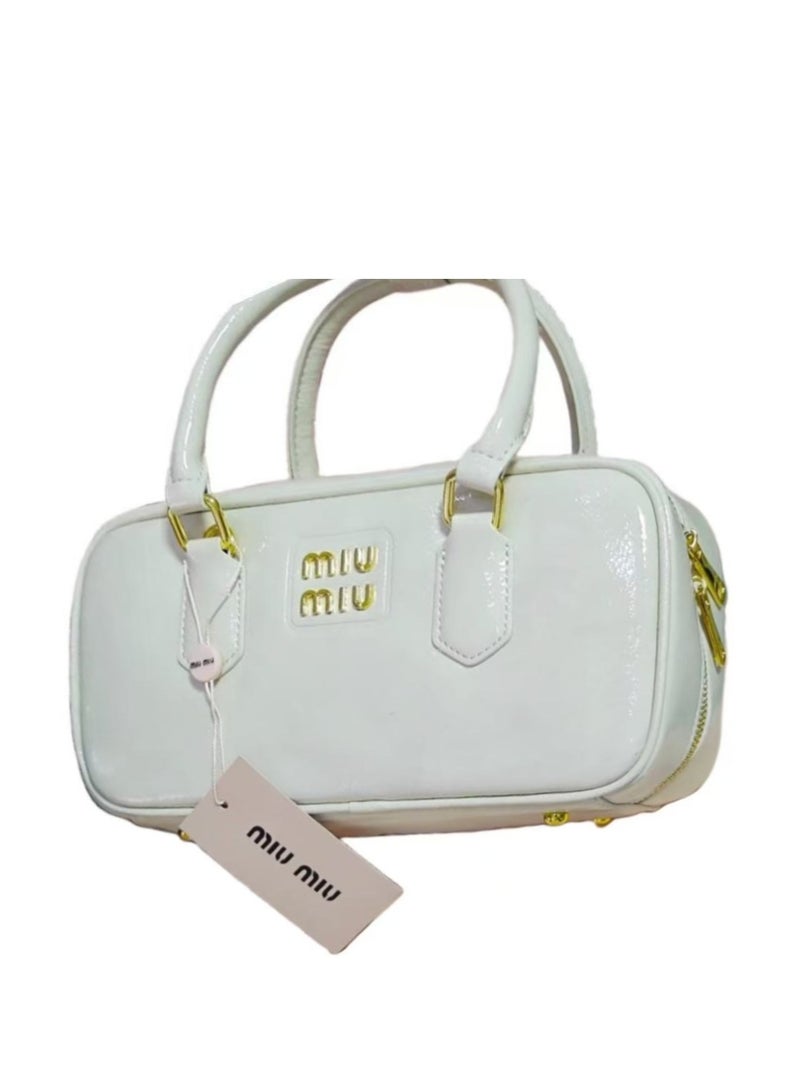 مياو مياو حقيبة يد نسائية من الجلد اللامع من Arcadie مع مقبض علوي