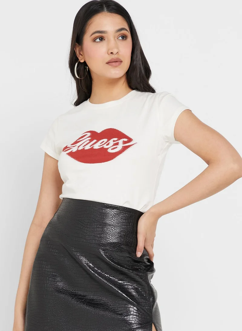 GUESS Round Neck Graphic T-Shirt