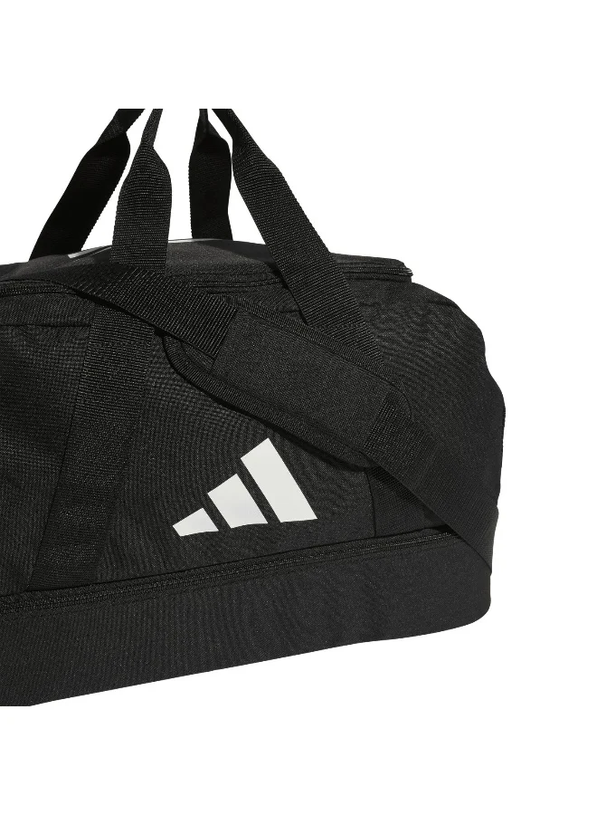 adidas حقائب كرة قدم سوداء للجنسين