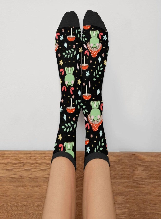 ياتيه جوارب Yaateeh الخضراء المرحة بتصميم الضفدع والفطر، جوارب للجنسين بتصميم مميز. - Image 3