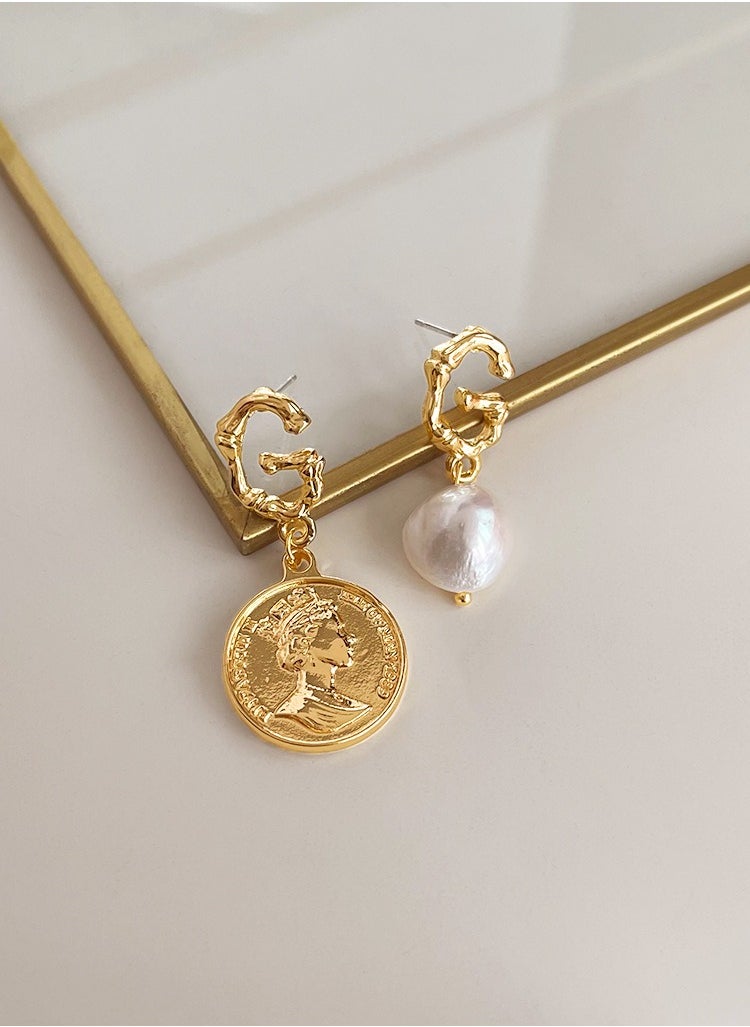 Generic - Low Profile Design With High-end Earrings - Image 1
