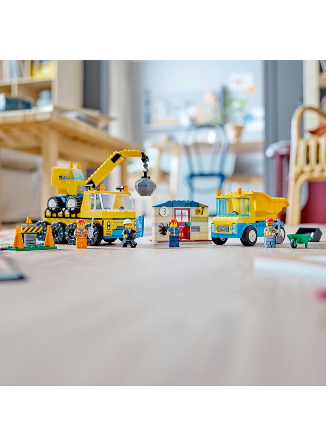 LEGO شاحانات بناء المدينة ورافعة كرة الهدم 60391 مجموعة ألعاب البناء للأطفال من عمر 4 سنوات فأكثر؛ تشمل 3 مركبات بناء، منزل مهدم، 3 شخصيات صغيرة وملحقات ممتعة للعب التخيل (235 قطعة)  - Image 5