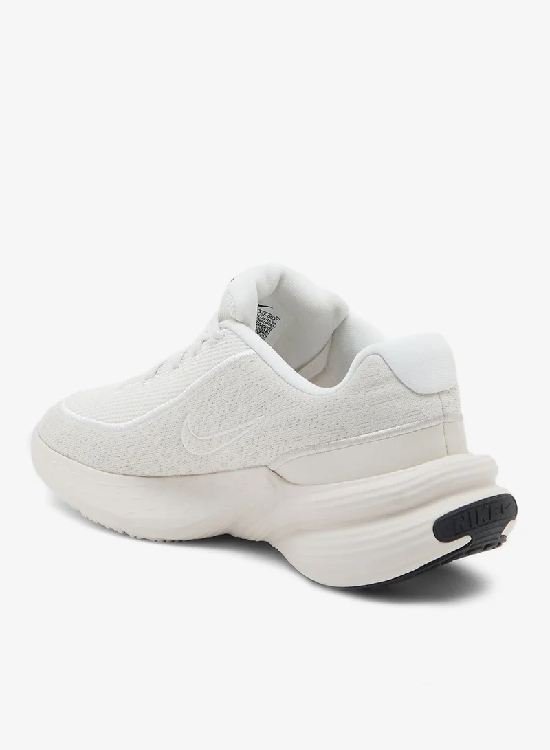 نايكي أبليفت إس سي