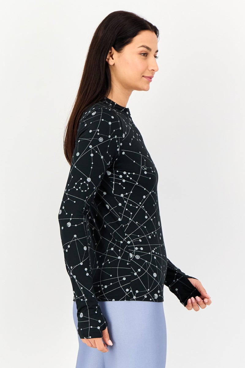 Nike سويت شيرت رياضي طويل الأكمام للنساء، أسود - Image 3