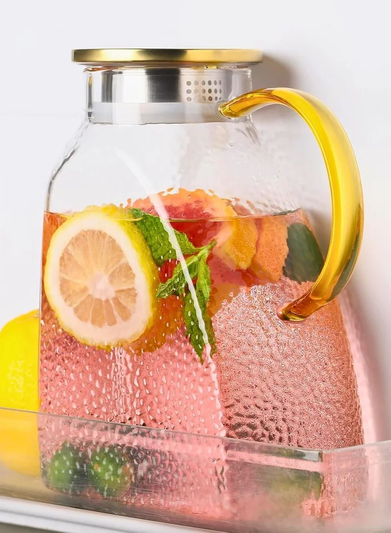 1Chase Borosilicate Glass Water Pitcher – 1.8L Large Jug with Gold Handle & Stainless Steel Lid, Hammered Pattern, for Water, Juice, Tea, and Cold Drinks – Fits in Fridge Door