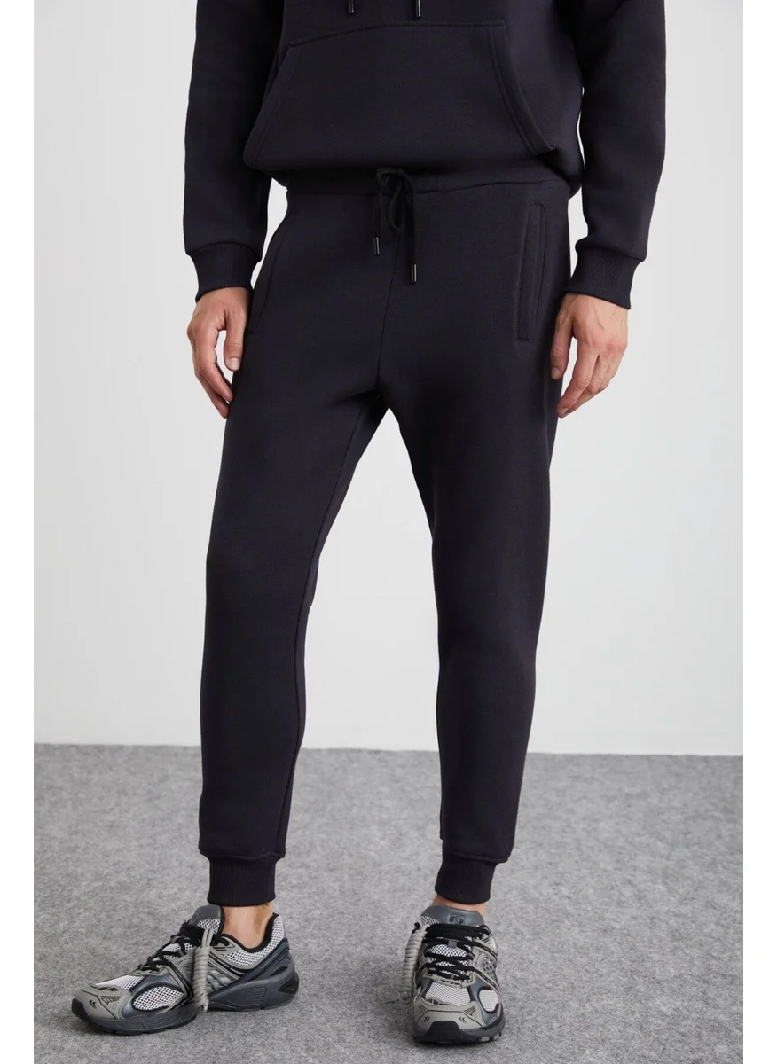 جريميلانج Hakone Men's Basic Soft Regular Fit Elastic Leg Organic Cotton Anthracite Sweatpants