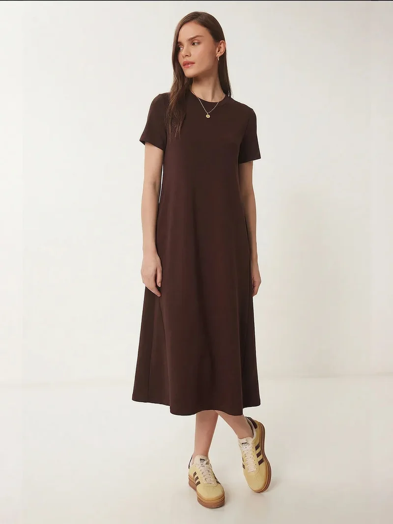 السعادة في إسطنبول ISTANBUL Midi Dress with Short Sleeves and Crew Neck