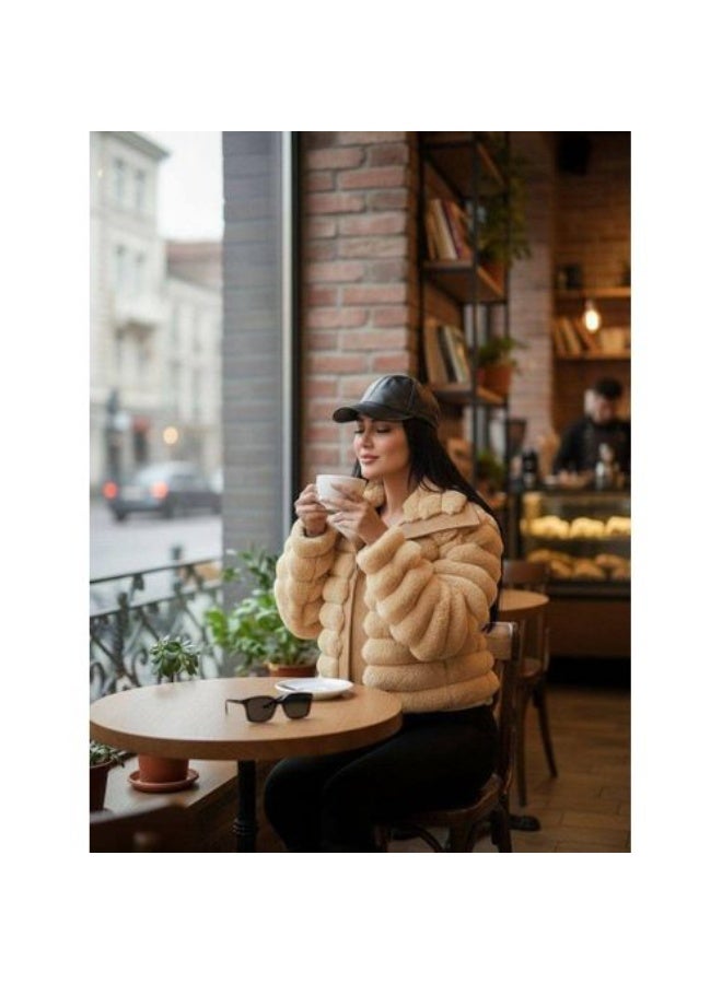 جاكت فرو جلد هاي وسط مبطن ستان بيج خامة مستوردة – ون سايز حتى 80 كجم - Image 2