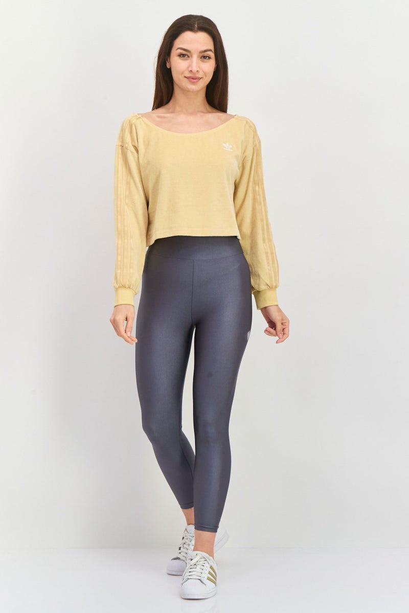 adidas Originals بلوزة رياضية نسائية بأكمام طويلة مناسبة للخارج، تان - Image 4