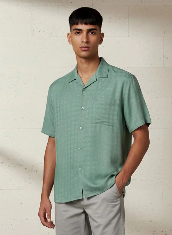 Splash FAV Men Regular Fit Camp Collar Textured Short Sleeves Resort Shirt