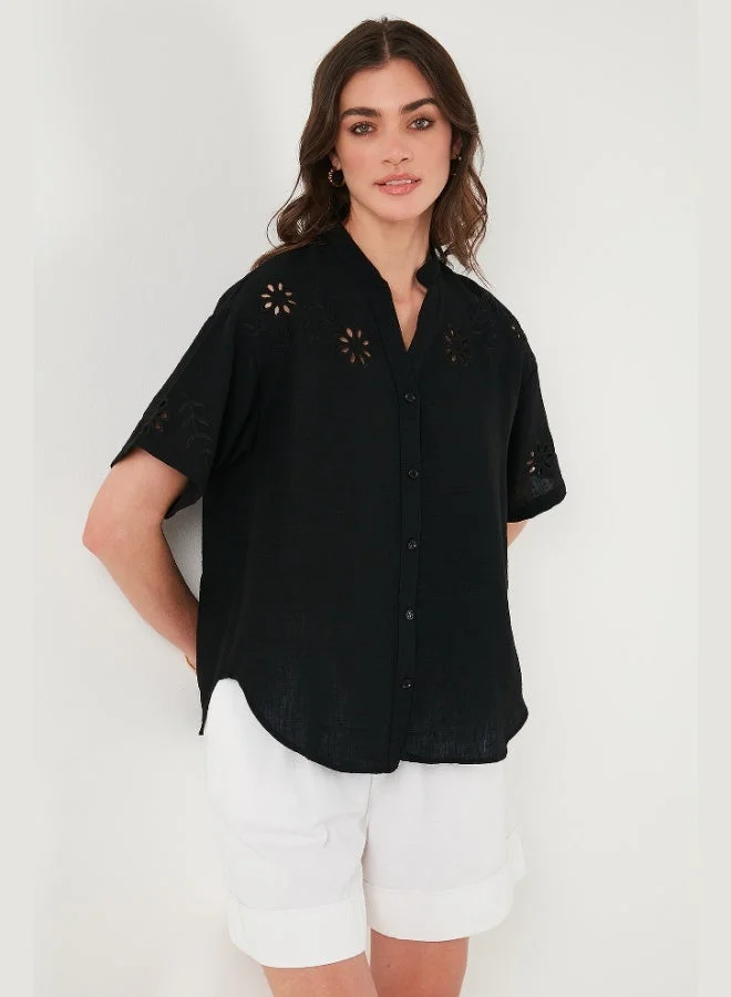 ليلا قميص نسائي بياقة قاضي مقاس عادي مطرز بالدانتيل