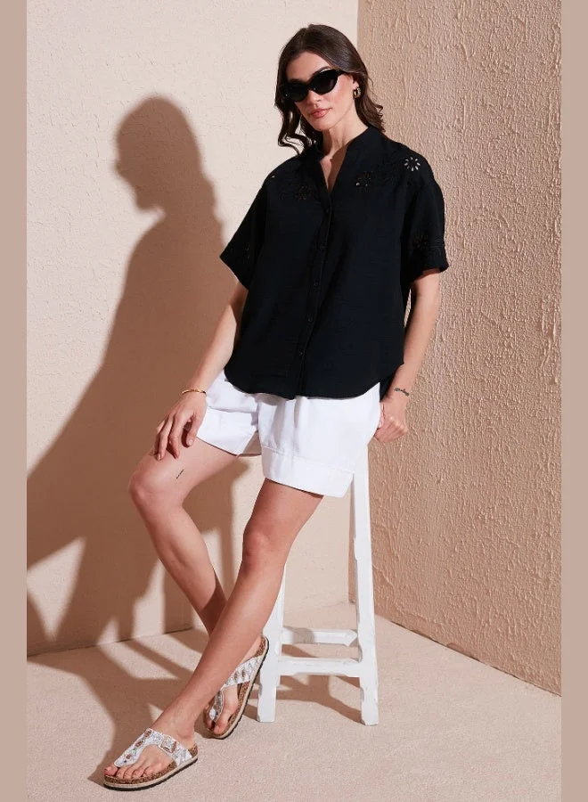 ليلا قميص نسائي بياقة قاضي مقاس عادي مطرز بالدانتيل