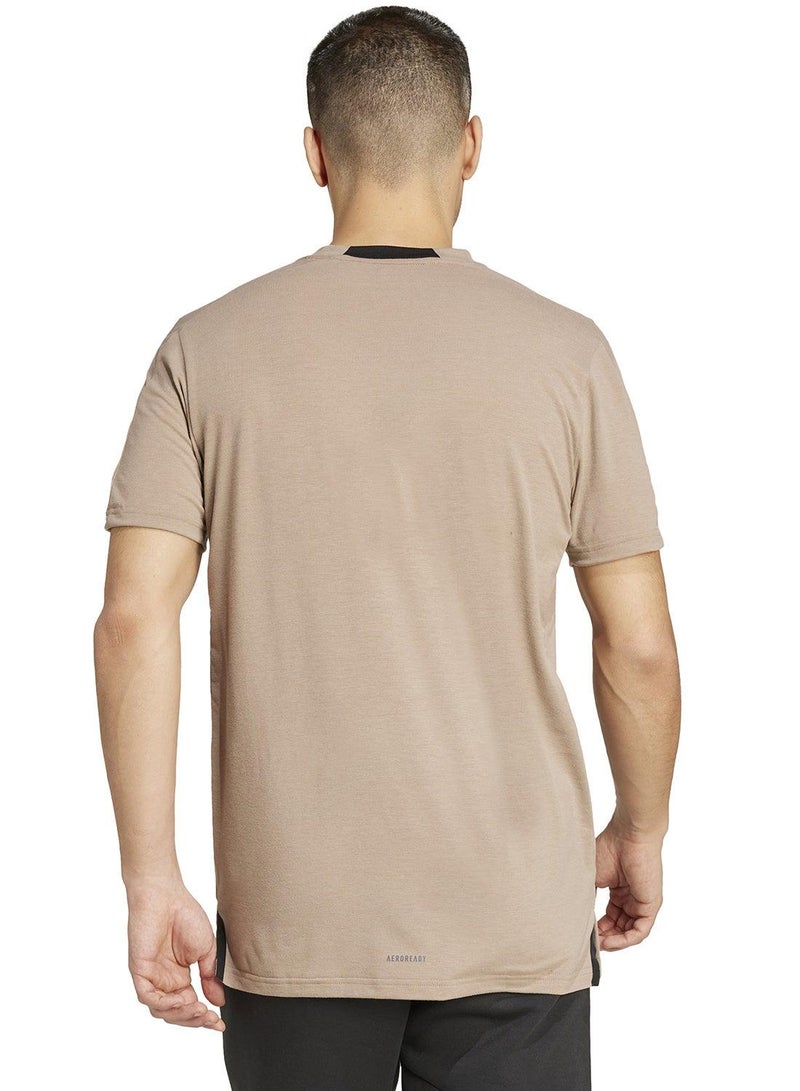 اديداس تيشيرت  بني بأكمام قصيرة للرجال - Image 2