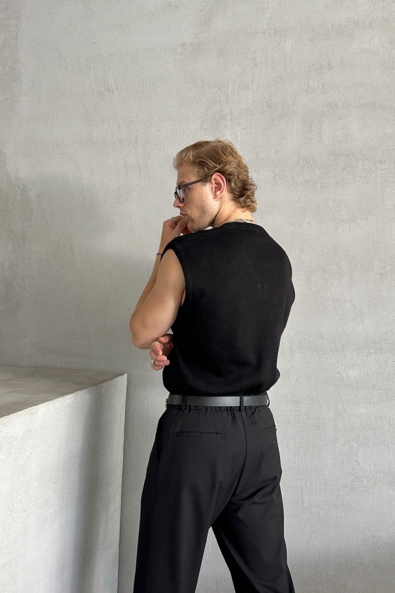 HYMAN Men's V-Neck Oversize Sweater - Image 5