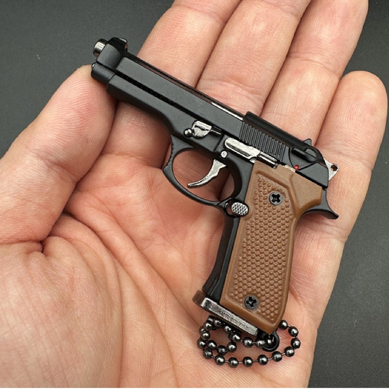 92F detachable assembly model, game metal keychain, gift pendant. - Image 1